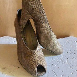 VINTAGE SKIN OPEN TOE PUMPS circa 1940's